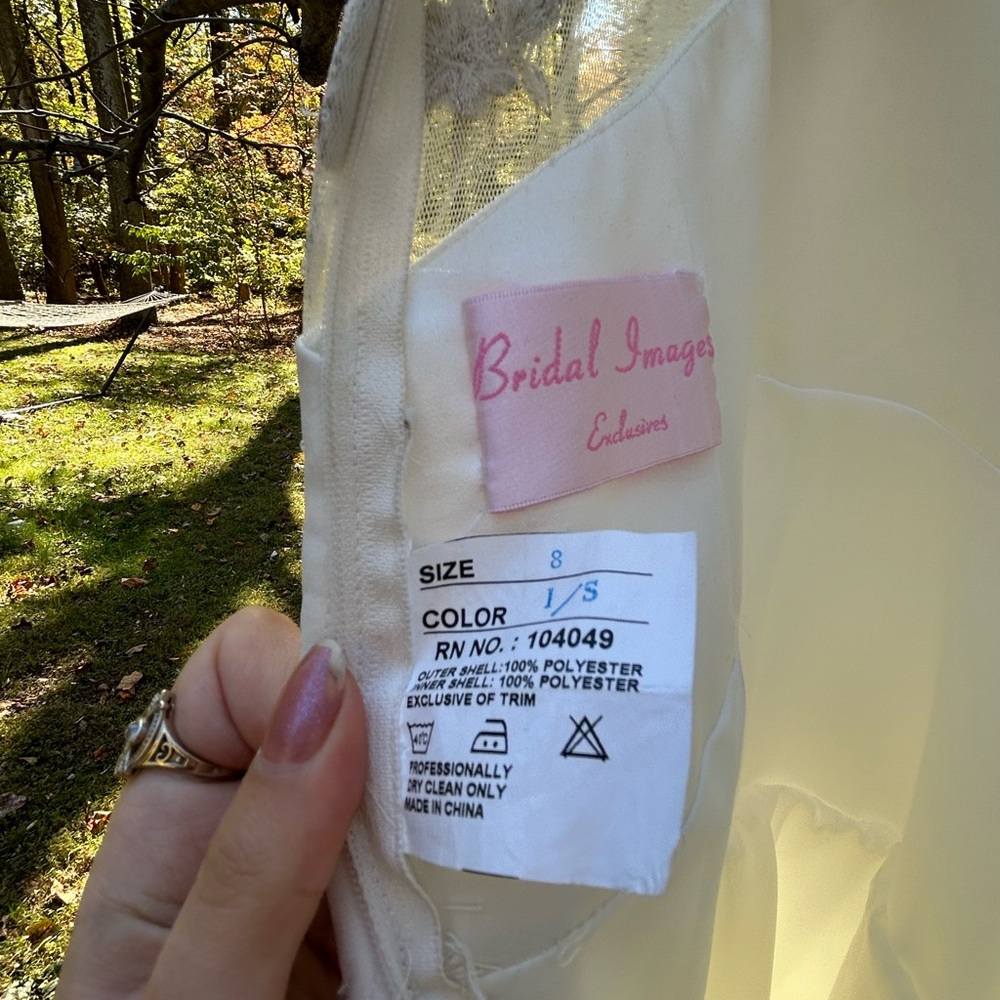 NWT WEDDING DRESS - Picture 7 of 9